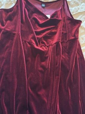 SHEIN Burgundy Velvet Midi Dress